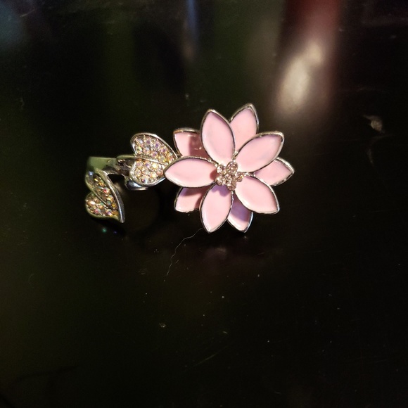 Jewelry - ⚡Enamel and Stone Two Finger Flower Ring